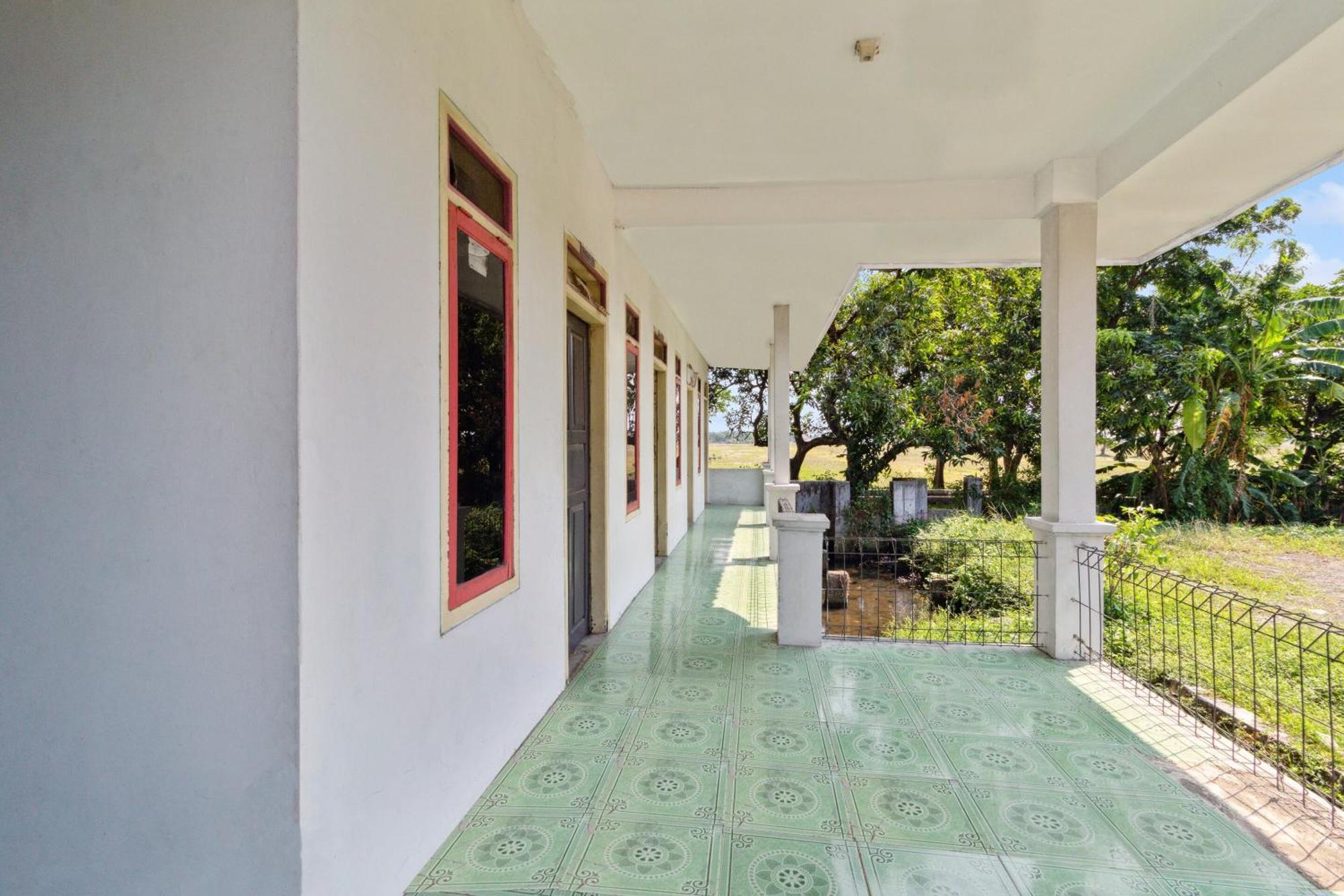Hotel Spot On 92832 Al Mahira Syariah Majalengka Exteriér fotografie